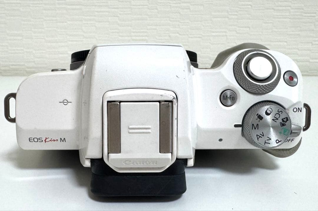 Canon EOSkissM　ズームレンズキット 18-150mm　ホワイト