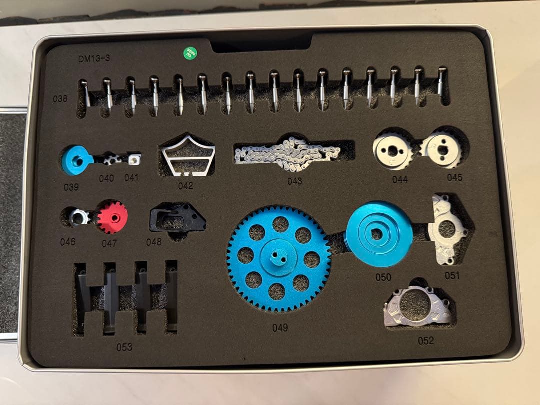 土星エンジン直列4気筒エンジンモデル　フルメタル組み立てキット ホビー