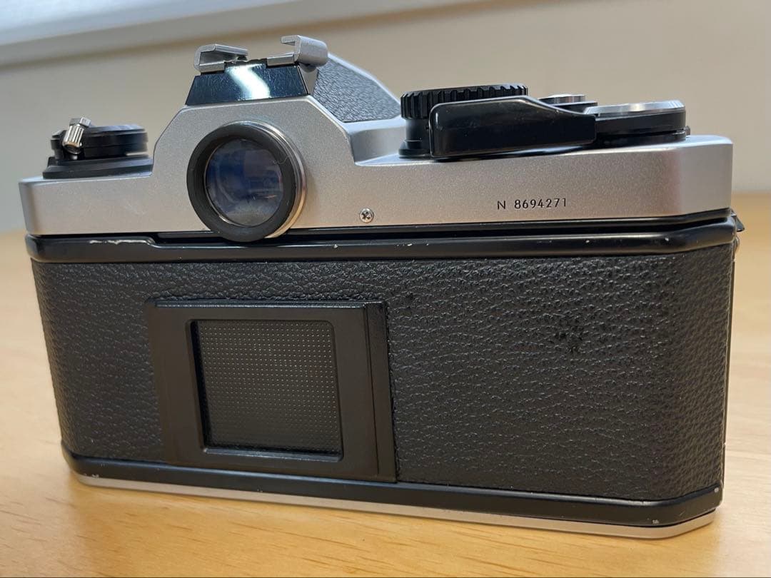 Nikon NewFM2 一眼レフ　Nikkor f/2レンズ付