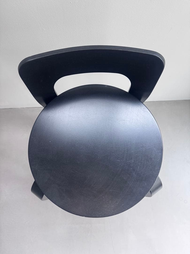 artekハイスツール K65 Carry Away ラッカーブラック②