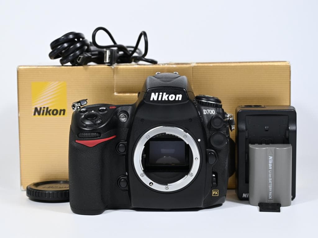 【美品】 ニコン　Nikon D700 ボディ 《ショット数9581》