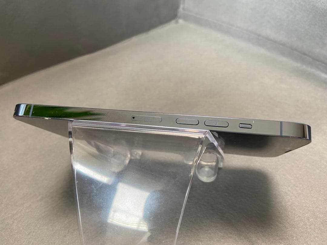 iPhone13Pro Max 1TB simフリー　裏面割れ