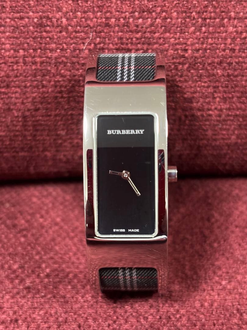 BURBERRY 金属ベルト チェック柄