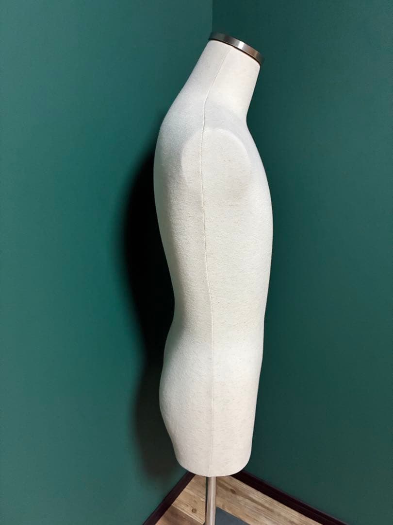 【美品】ステンレストルソー　布製ベージュ　土台付き 男性 木製首 撮影用