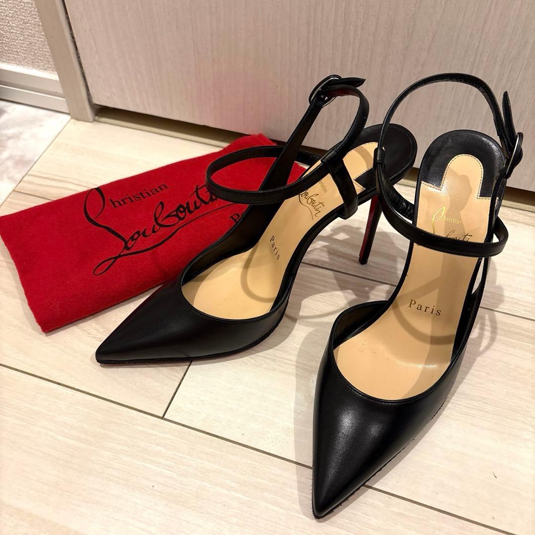 【新品未使用】Christian Louboutinブラックハイヒール