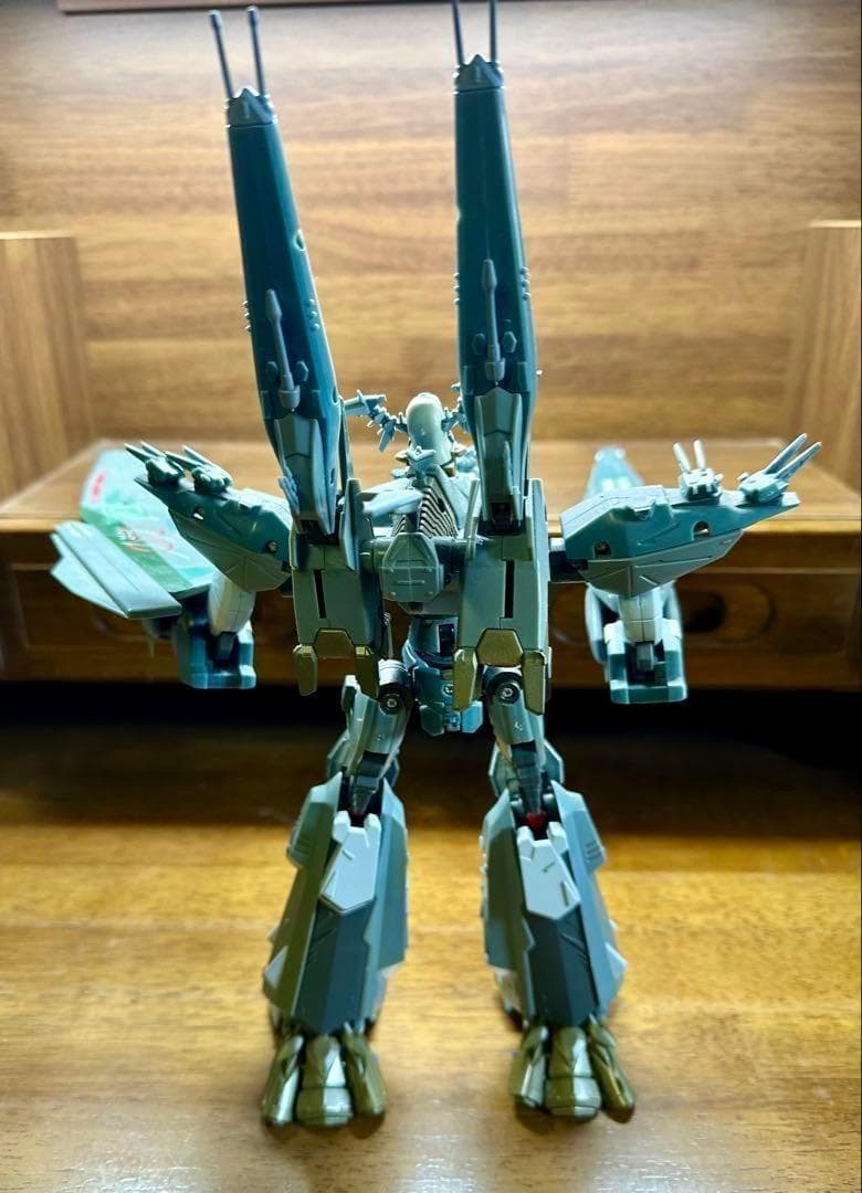 鈴*木様 DX超合金 マクロス・クォーター