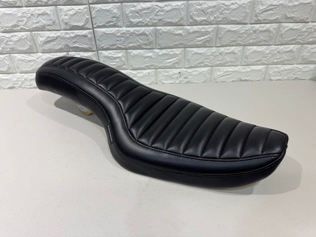 イージーライダース　スポーツスター　ハーレー　XL 883 コブラ　シート