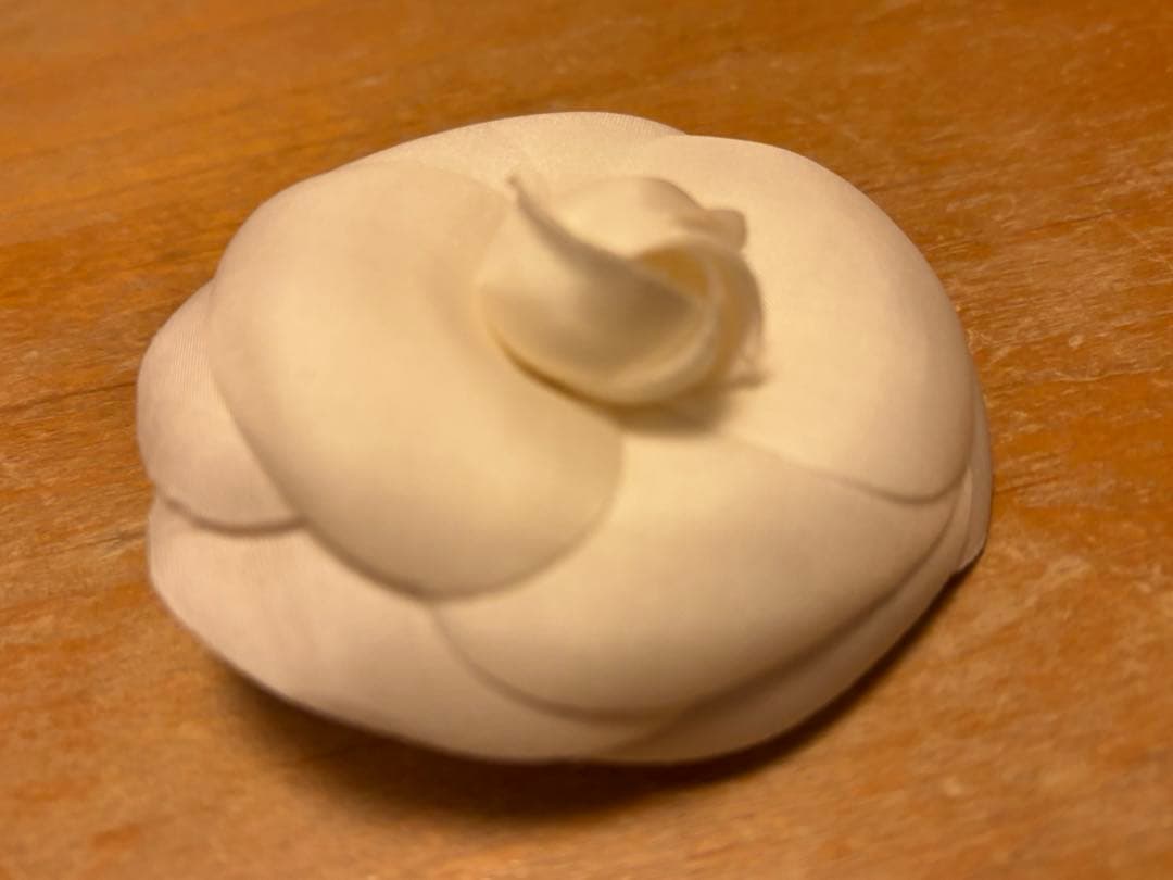 CHANEL シャネル カメリア コサージュ ブローチ 白