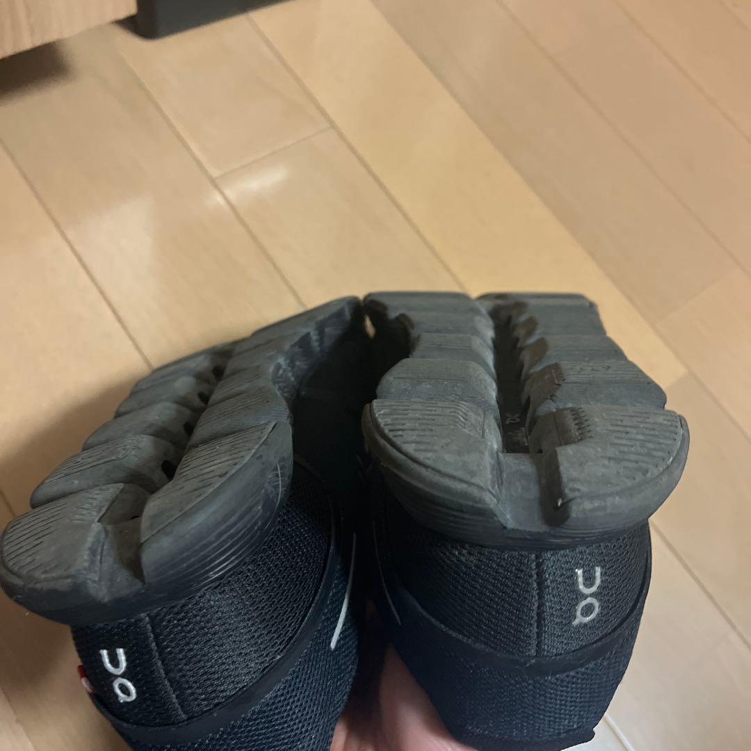 On ランニングシューズ ブラック 28cm