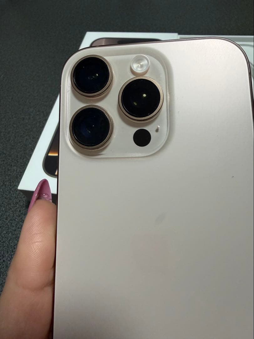 Apple iPhone 16 Pro ゴールド 本体