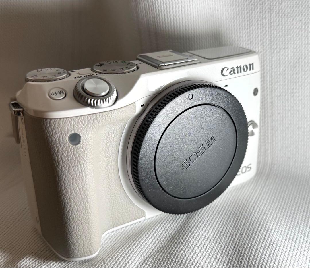 Canon EOS M3 ホワイト ダブルレンズセット