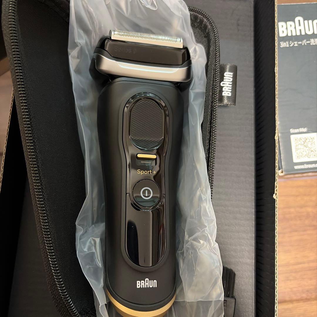 【新品】BRAUN Series 9 Sport+ メンズシェーバー　洗浄液付き