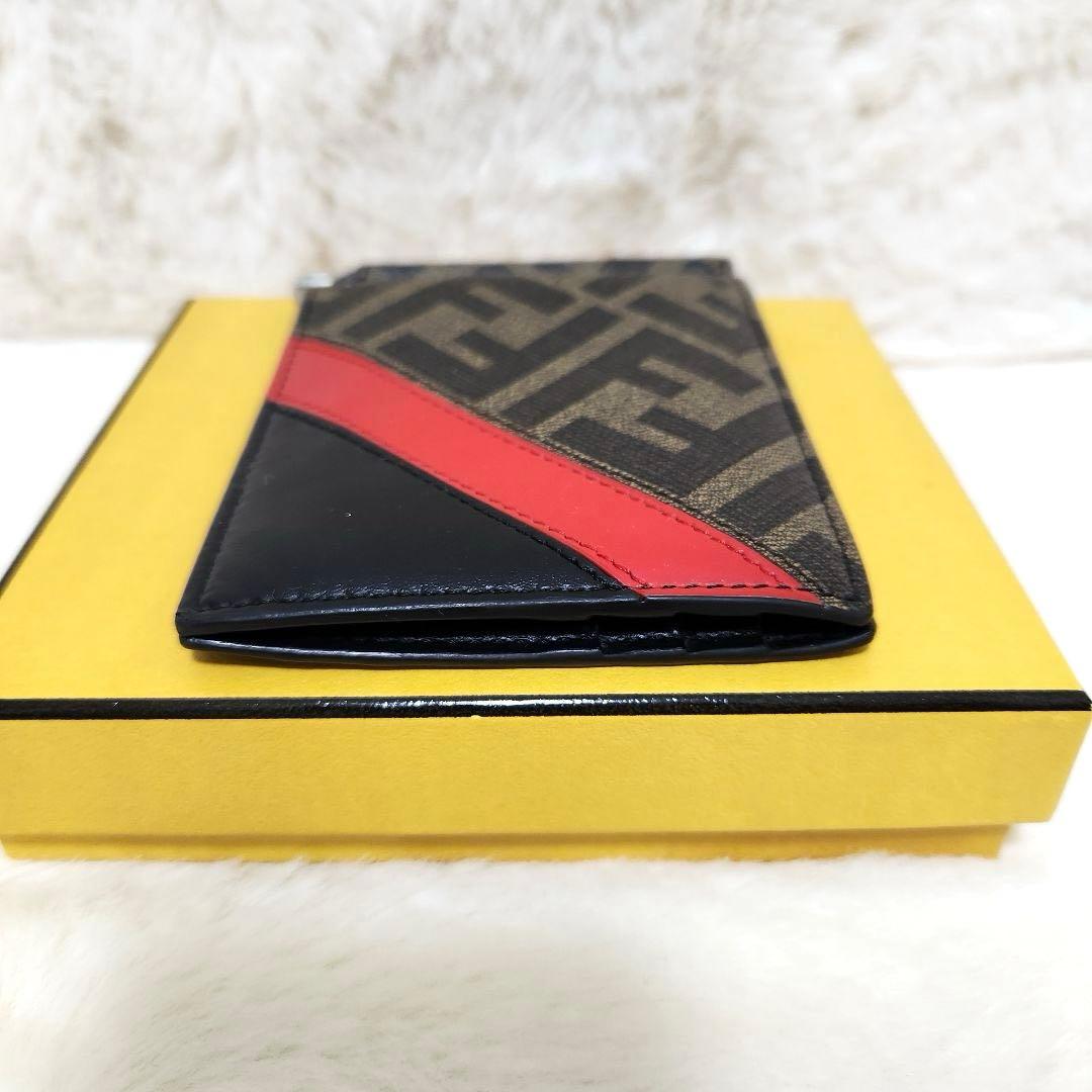 ✨極美品✨フェンディ　マネークリップ　マルチカラー　二つ折り　ズッカ柄　レザー