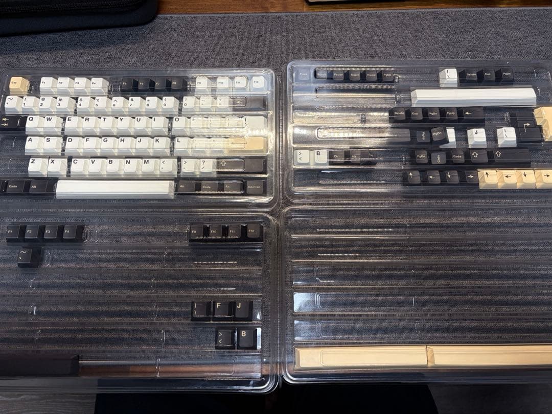 Qwertykeys QK60 R3 WKL 組み立て済み