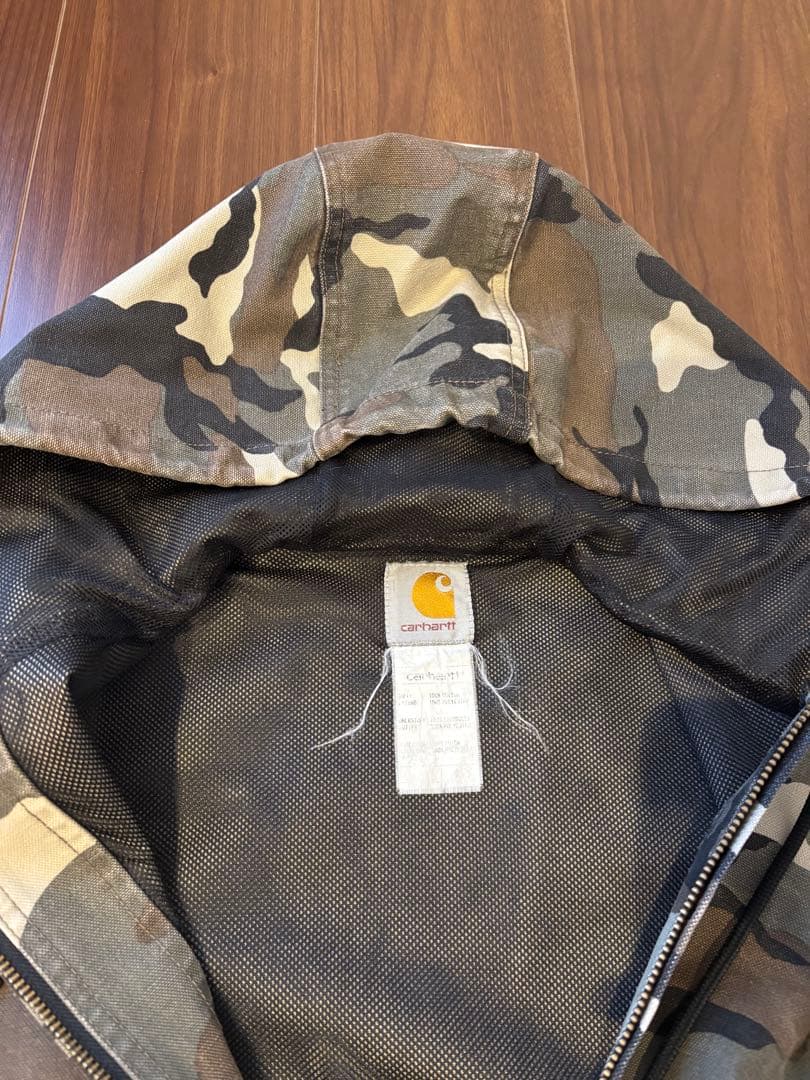 Carhartt 迷彩柄 フード付きジャケット