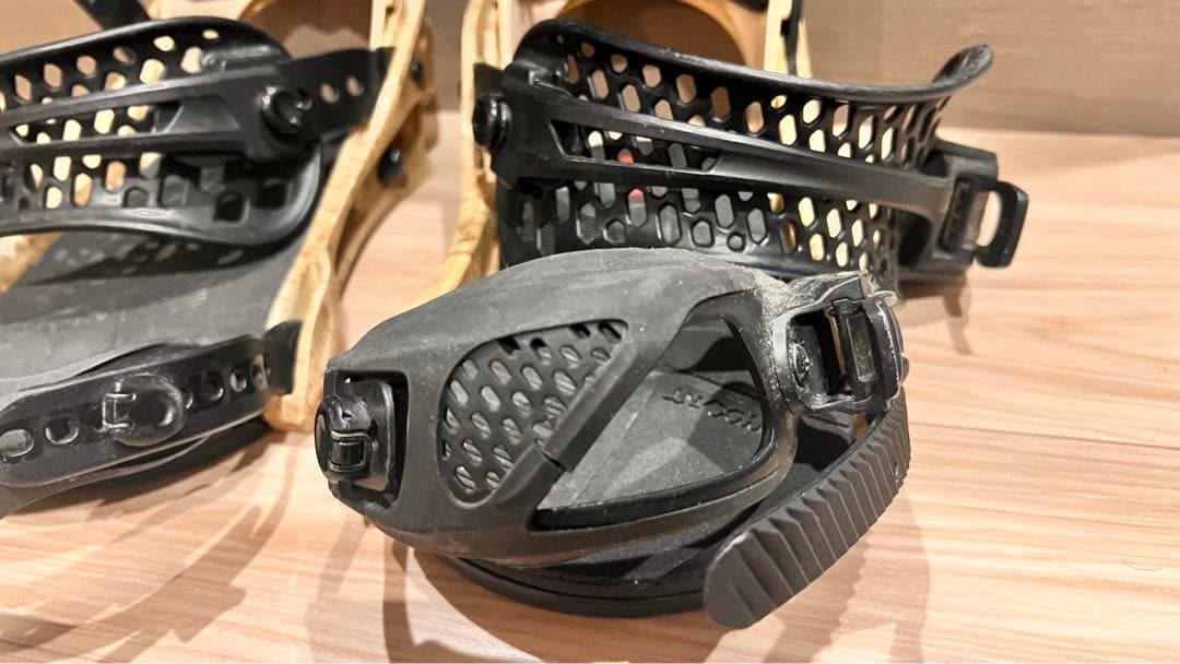 BURTON バートン メンズ スノーボードバインディング マラビータ　Mサイズ