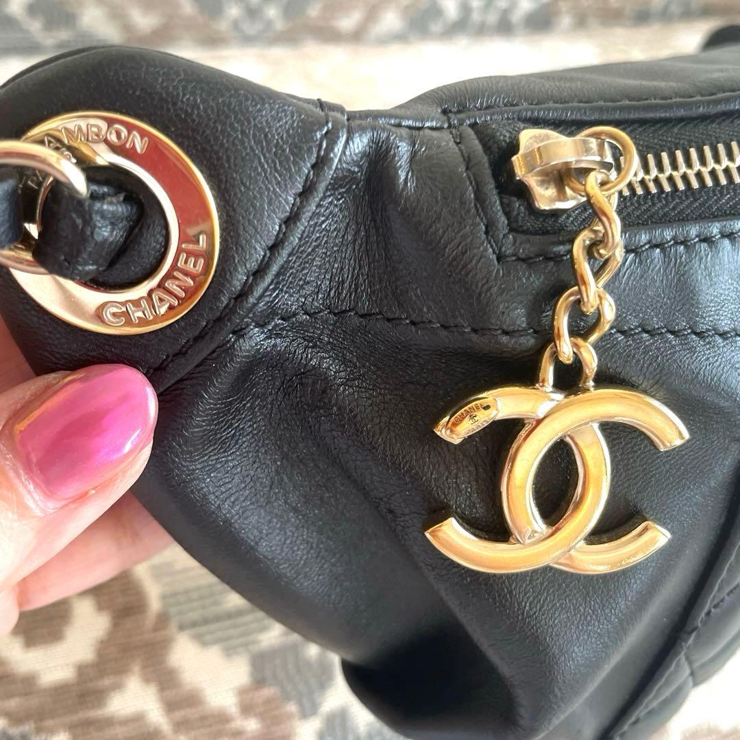 CHANEL ブラック キルティング ボディバッグ