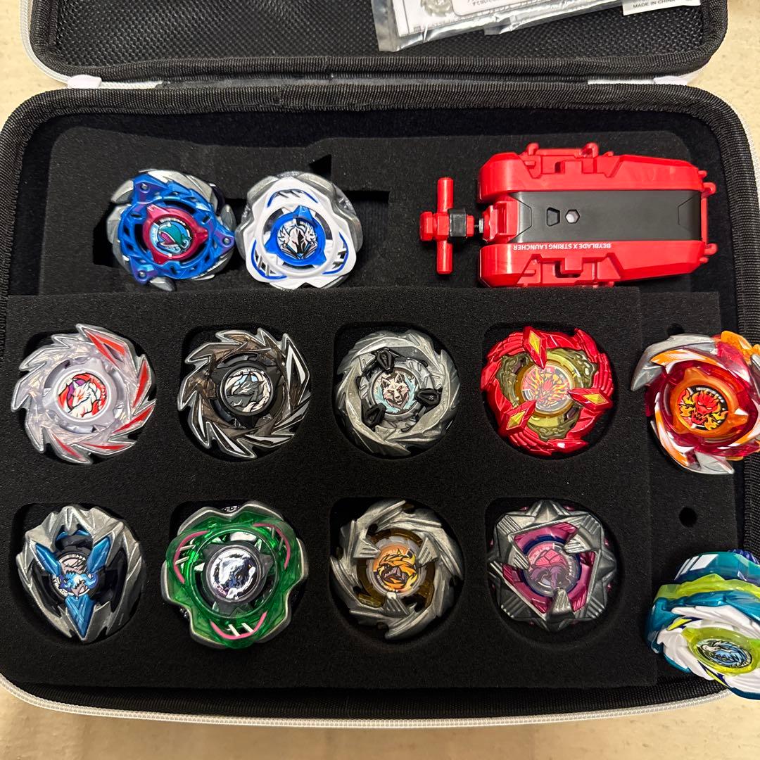 ほぼ新品　ベーブレードx 12個　まとめ売り　ベイバトルパス•ケース付き