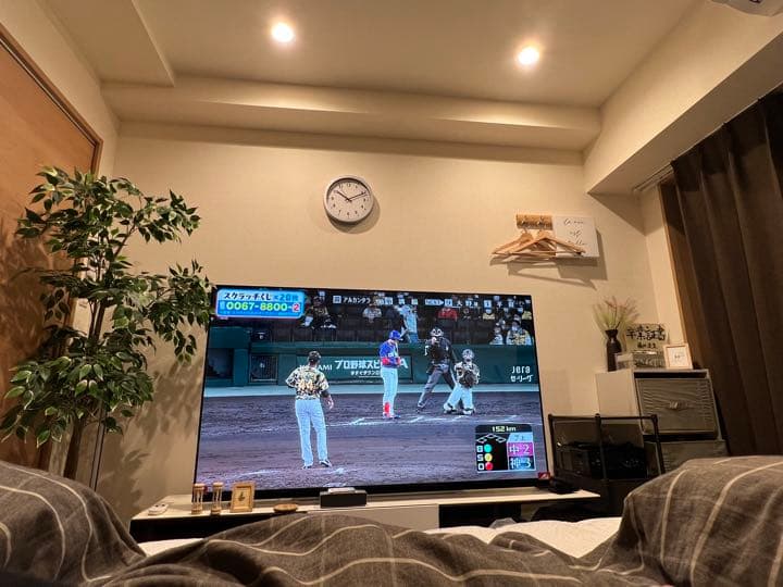 テレビ（テレビ台、間接照明付き）