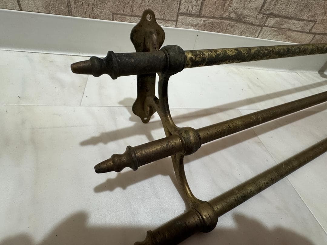 アンティークなタオルハンガー　バー3本