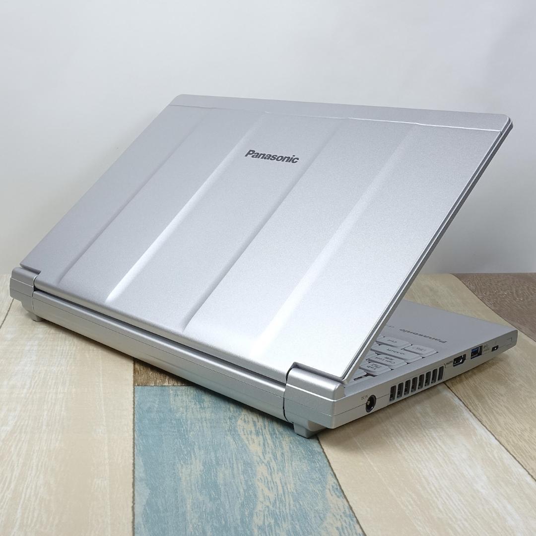 累積使用時間僅少で美品の軽量モバイル✨第１０世代ｉ５に超高速新品ＳＳＤ５１２ＧＢ