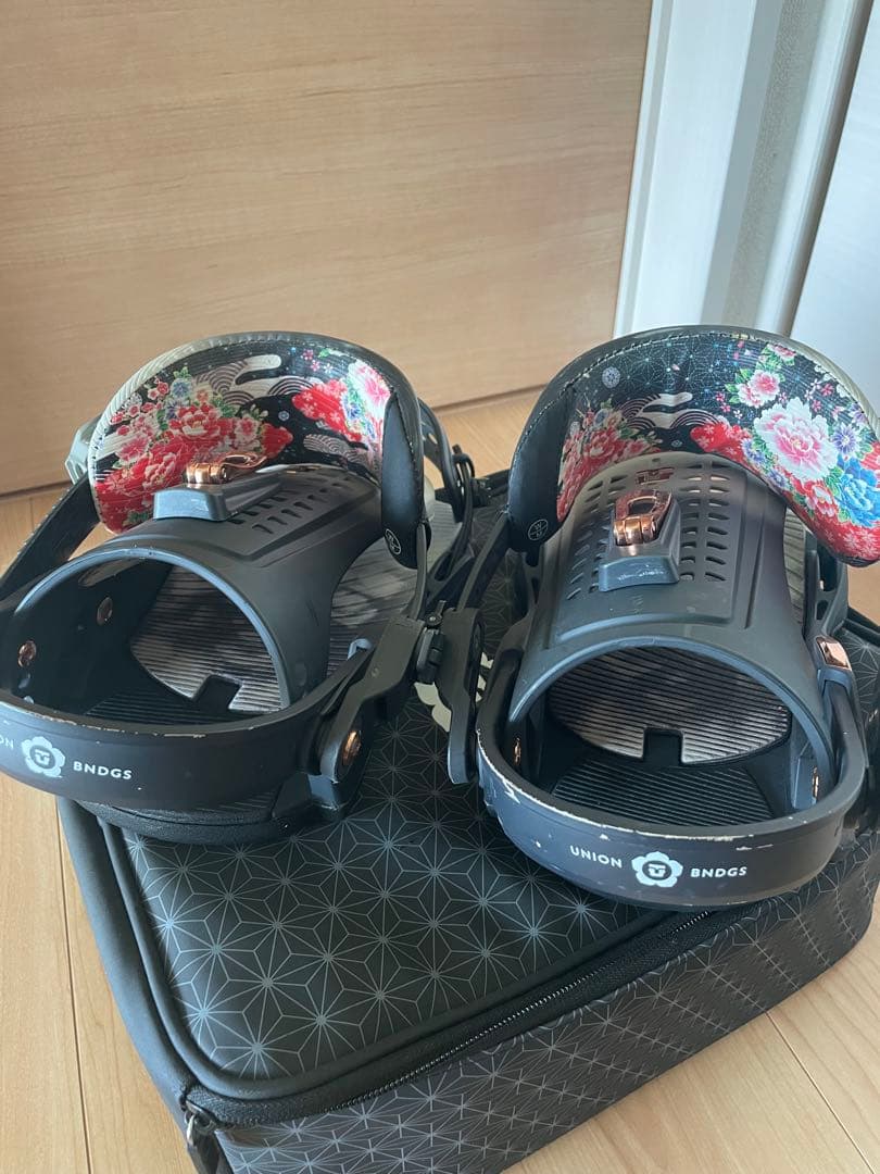 TRILOGY UNION スノーボード ビンディング /SAKURA