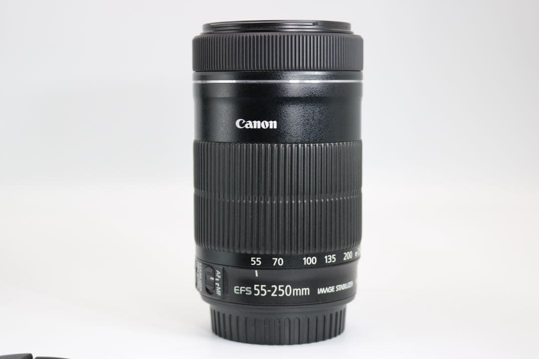 新品級ですが１つチリ 【Canon EF-S 55-250mm IS STM】