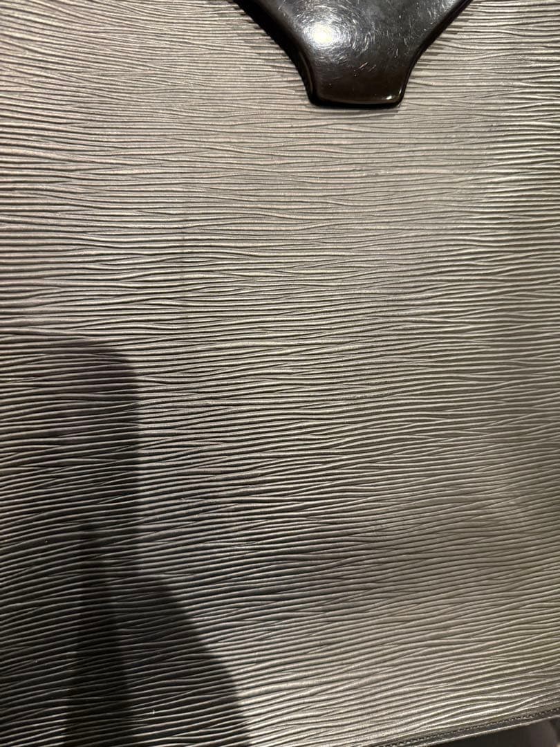 ルイヴィトン エピ オンブル ハンドバッグ LVロゴ レザー ノワール