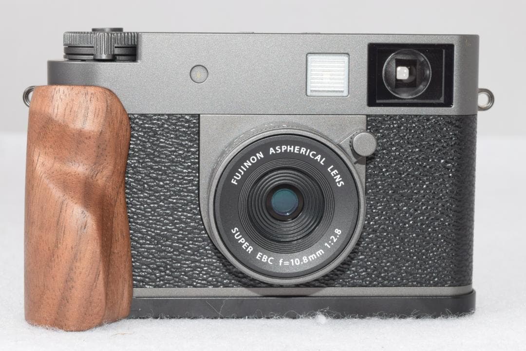 ショット数2回☆FUJIFILM X-half 木製グリップ☆チャコールシルバー