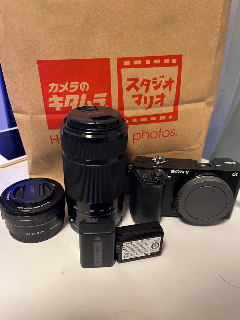 Sony α6000 ミラーレスカメラ 本体 + レンズ