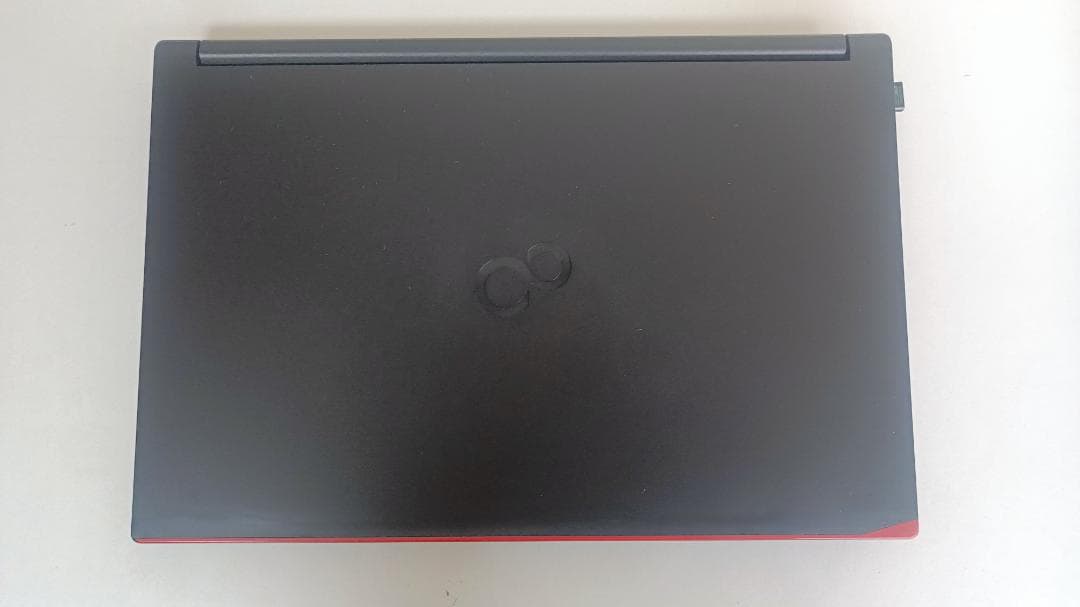 美品ノートパソコンFUJITSU第八世代Corei5 SSD256Gメモリ16G