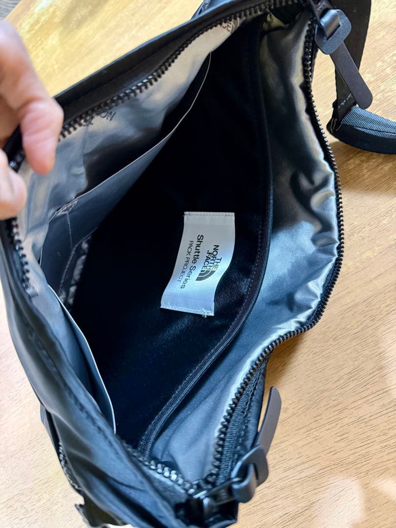 ノースフェイス Shuttle Shoulder Pouch limited
