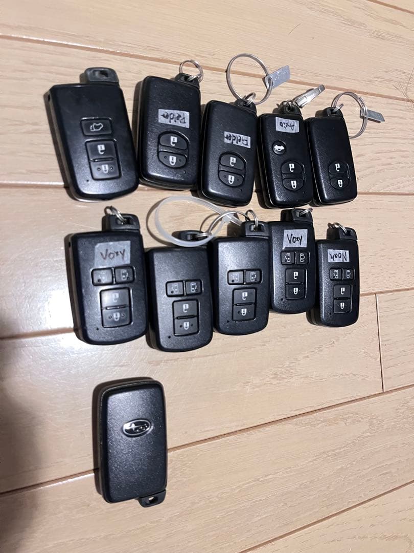 @*読様 スバル&トヨタ　キーレスエントリーリモコン 11個セット