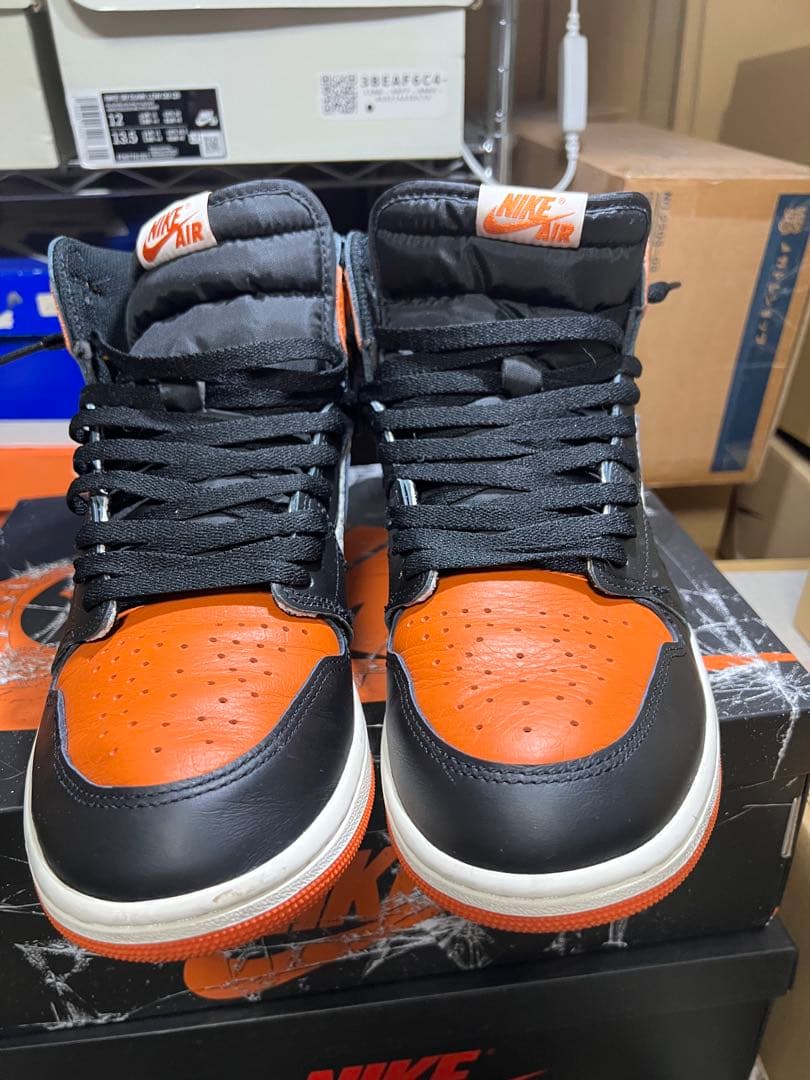 バ*ズ様 Nike Air Jordan 1 Retro High OG シャタ