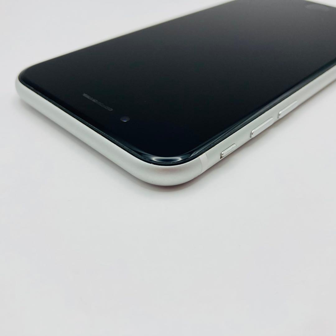 ②Apple iPhone SE2 ホワイト　白　アップル　アイフォン　第二世代