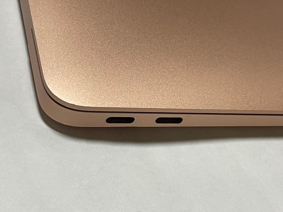 MacBook Air M1 13.3インチ　256GB