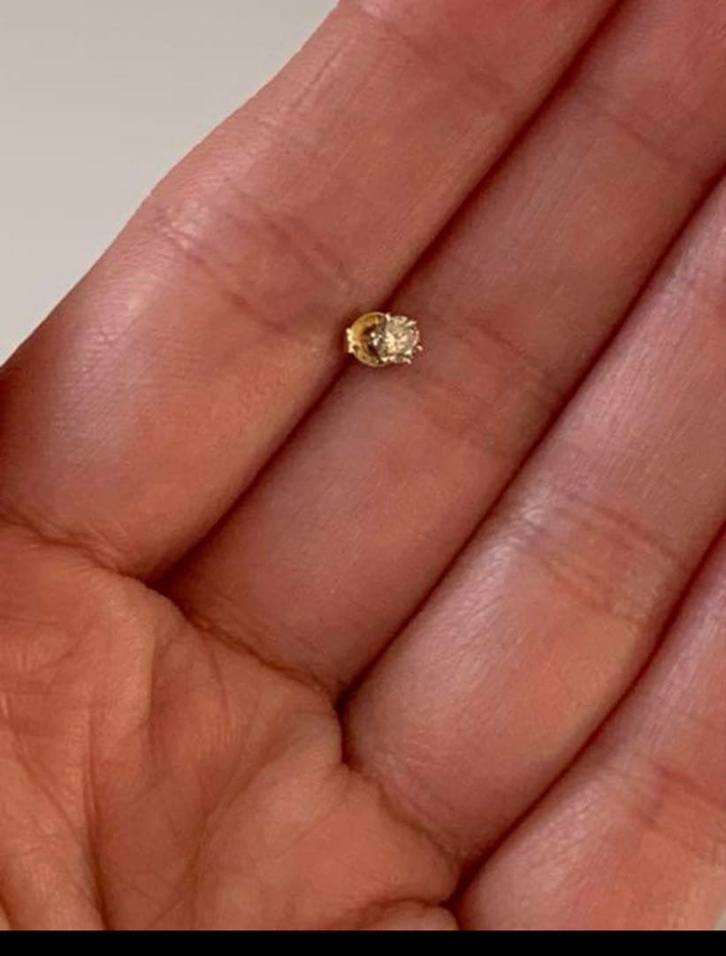 レイジースーザン k18yg 金　一粒ダイヤモンド　ソリティアソリテール　ピアス