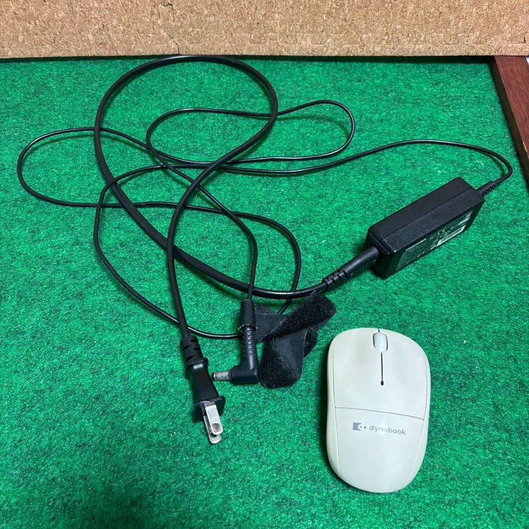 東芝　ノートパソコン dynabook T75