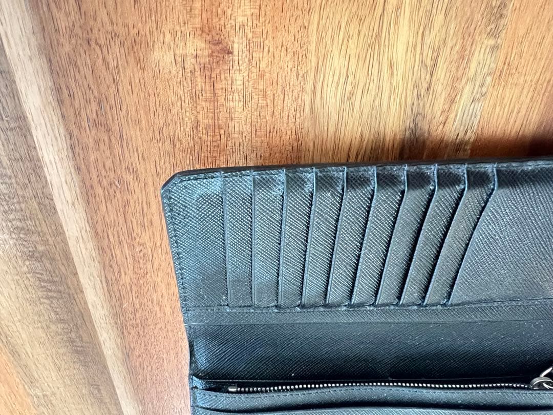 ク*ー様 PRADA ブラックレザー 長財布