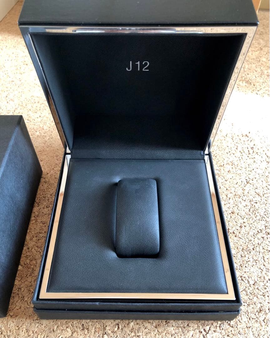 CHANEL J12 純正 レザー製 時計ケース　箱　ボックス　シャネル　正規品