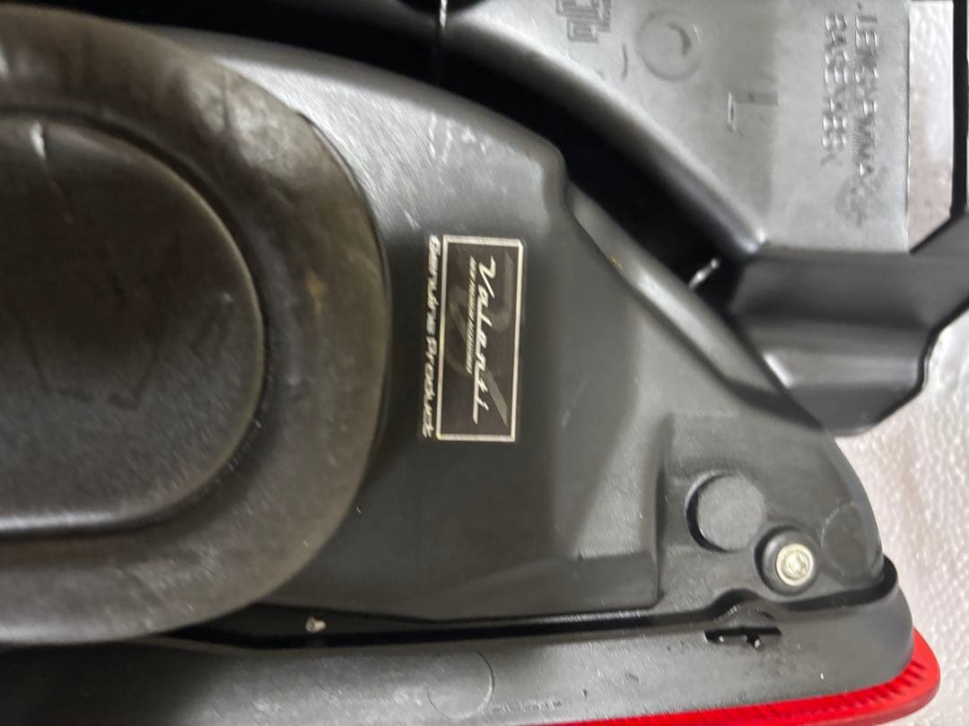 ヴァレンティ　Revo2 200 ハイエース　ハーフレッド　点灯確認済