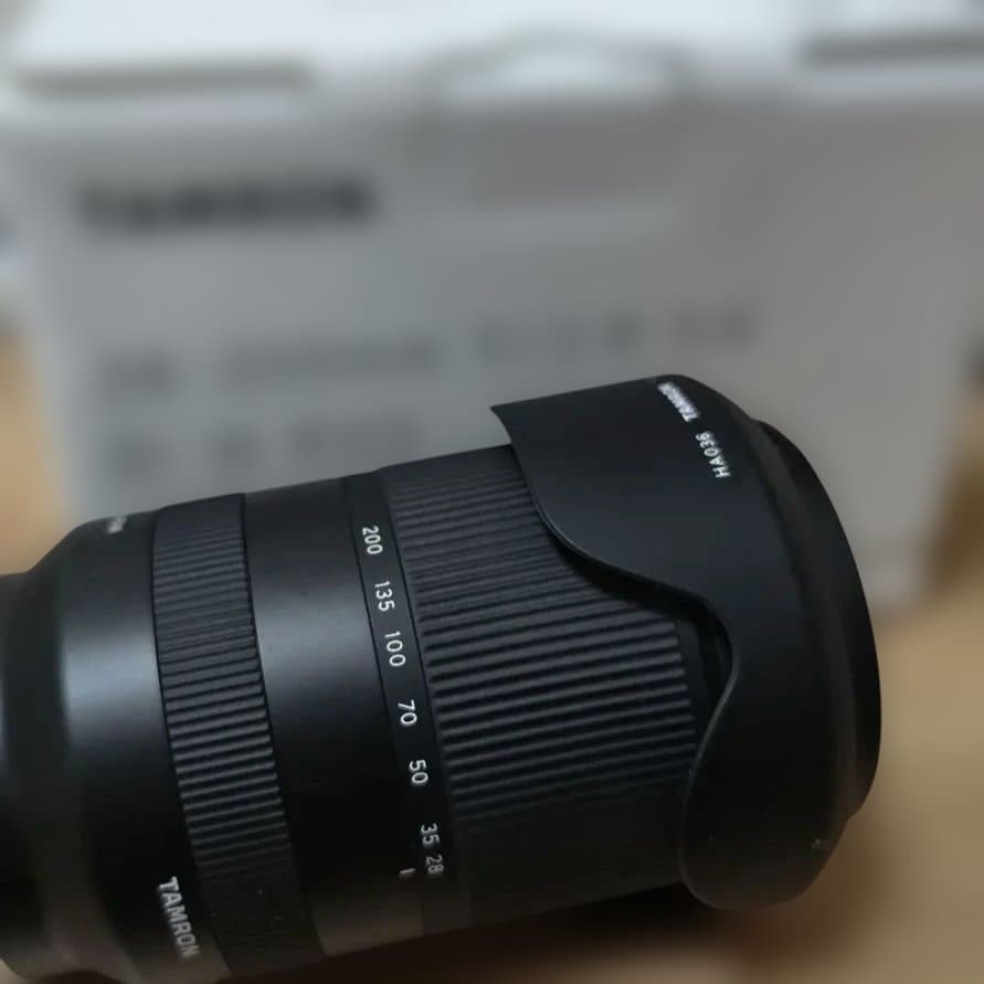 ほぼ新品 タムロンA071 28-200mm F2.8-5.6 ソニー用