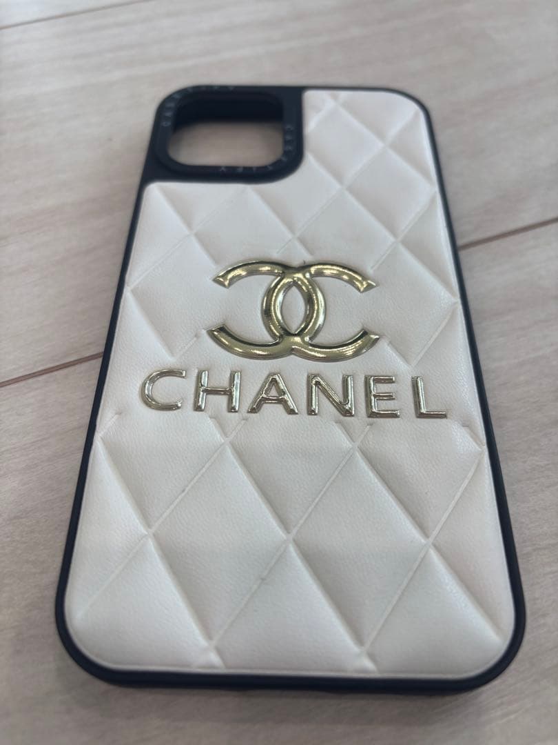 iPhoneケース 人気ホワイト　15pro ラスト1品❣️トレンド品❣️かわいい❣️