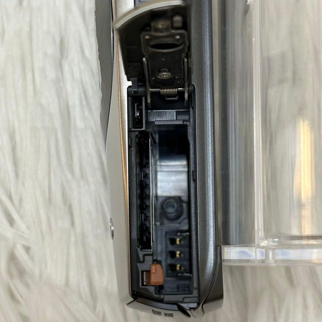 Canon カメラ　IXY 31S PC1584 充電器 コンデジ　動作品