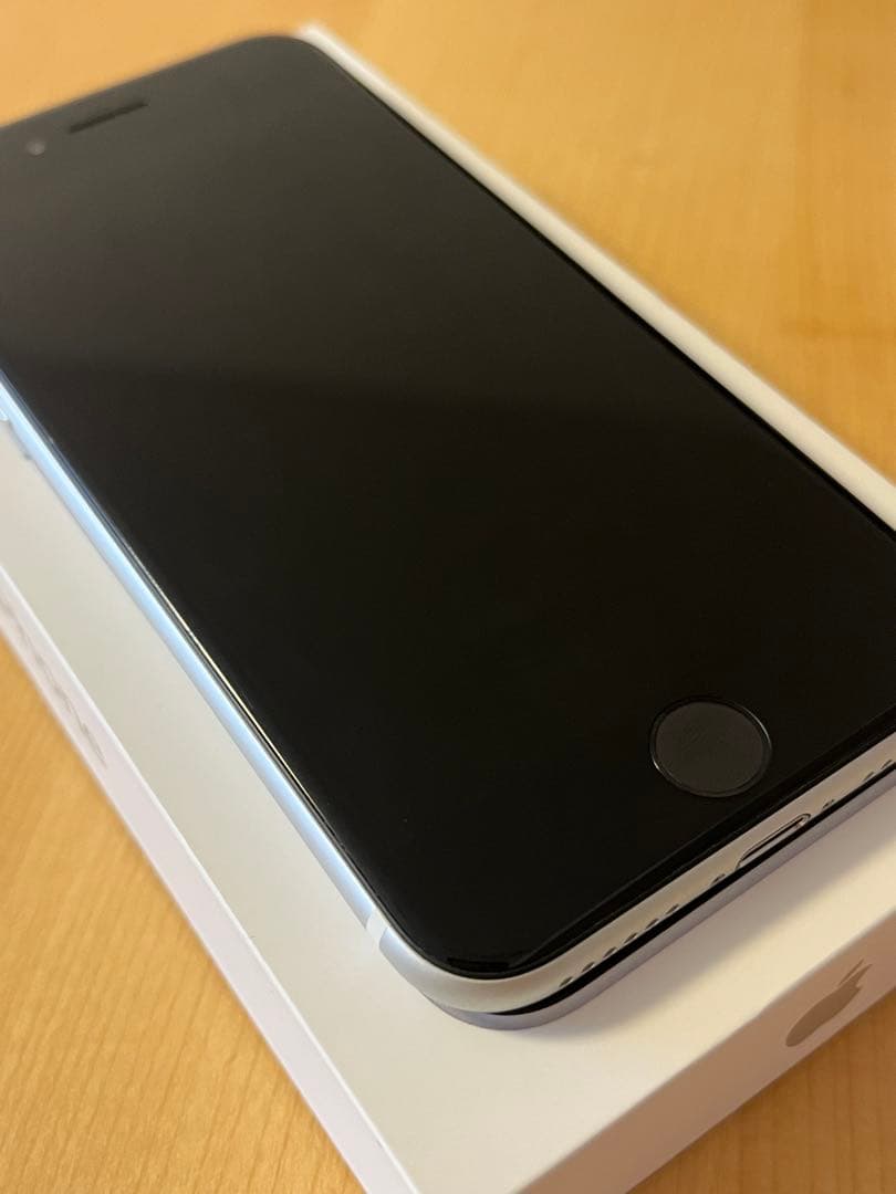 【美品】iPhone SE 第2世代 64GB 本体 white