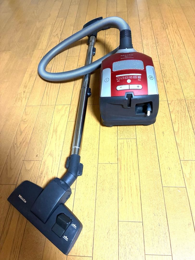 ドイツ製掃除機　Miele ミーレ　S4580 ダストバッグセット付き