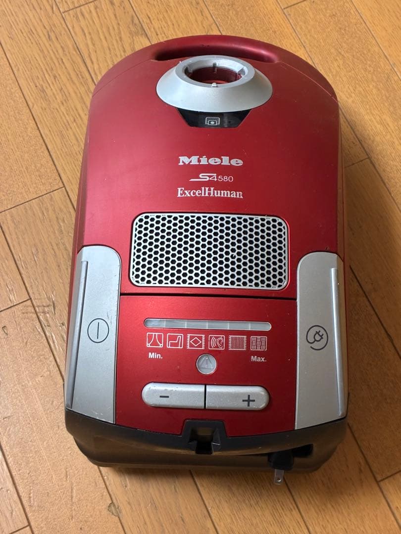 ドイツ製掃除機　Miele ミーレ　S4580 ダストバッグセット付き