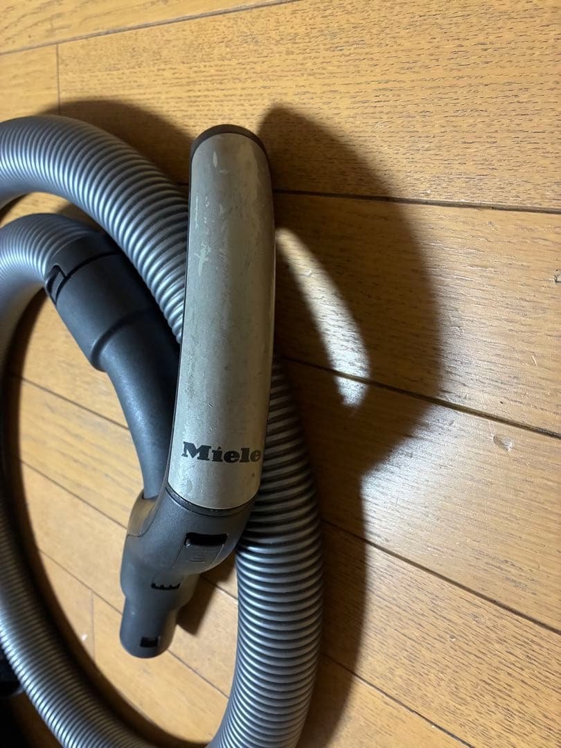 ドイツ製掃除機　Miele ミーレ　S4580 ダストバッグセット付き