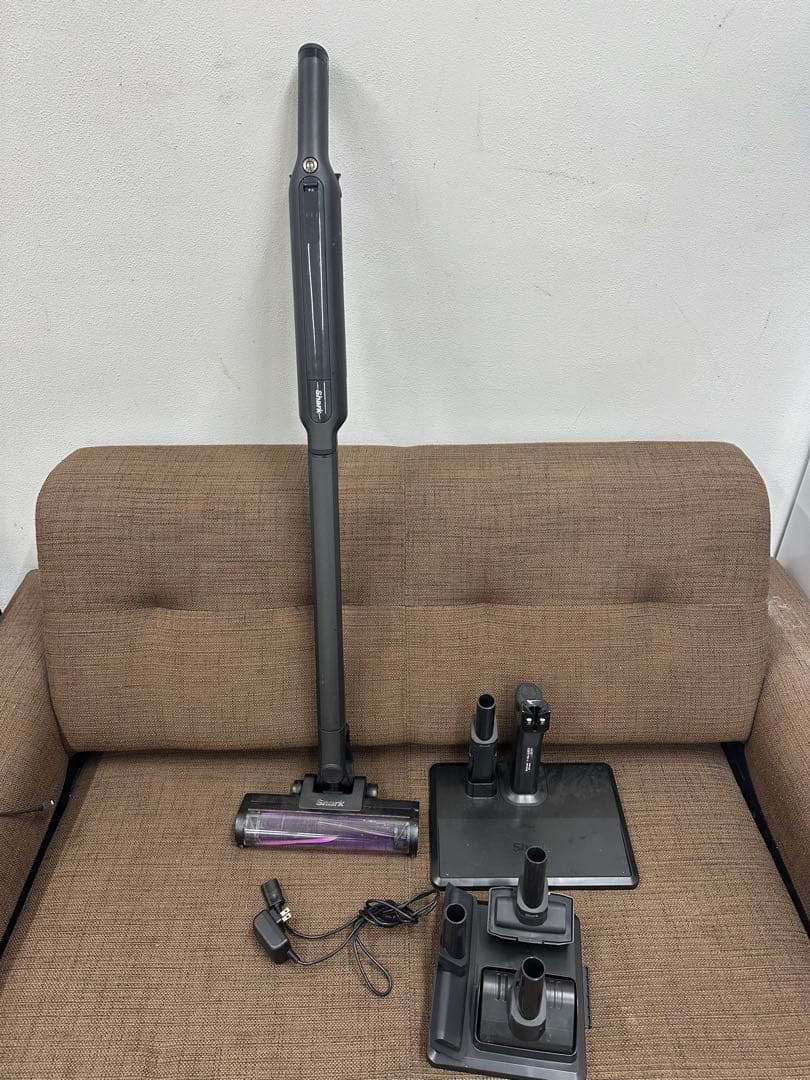 ⑥ sharkコードレススティック掃除機 CS601JBK