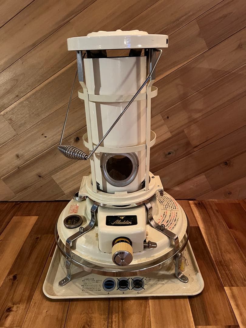 アラジンストーブ ホワイト